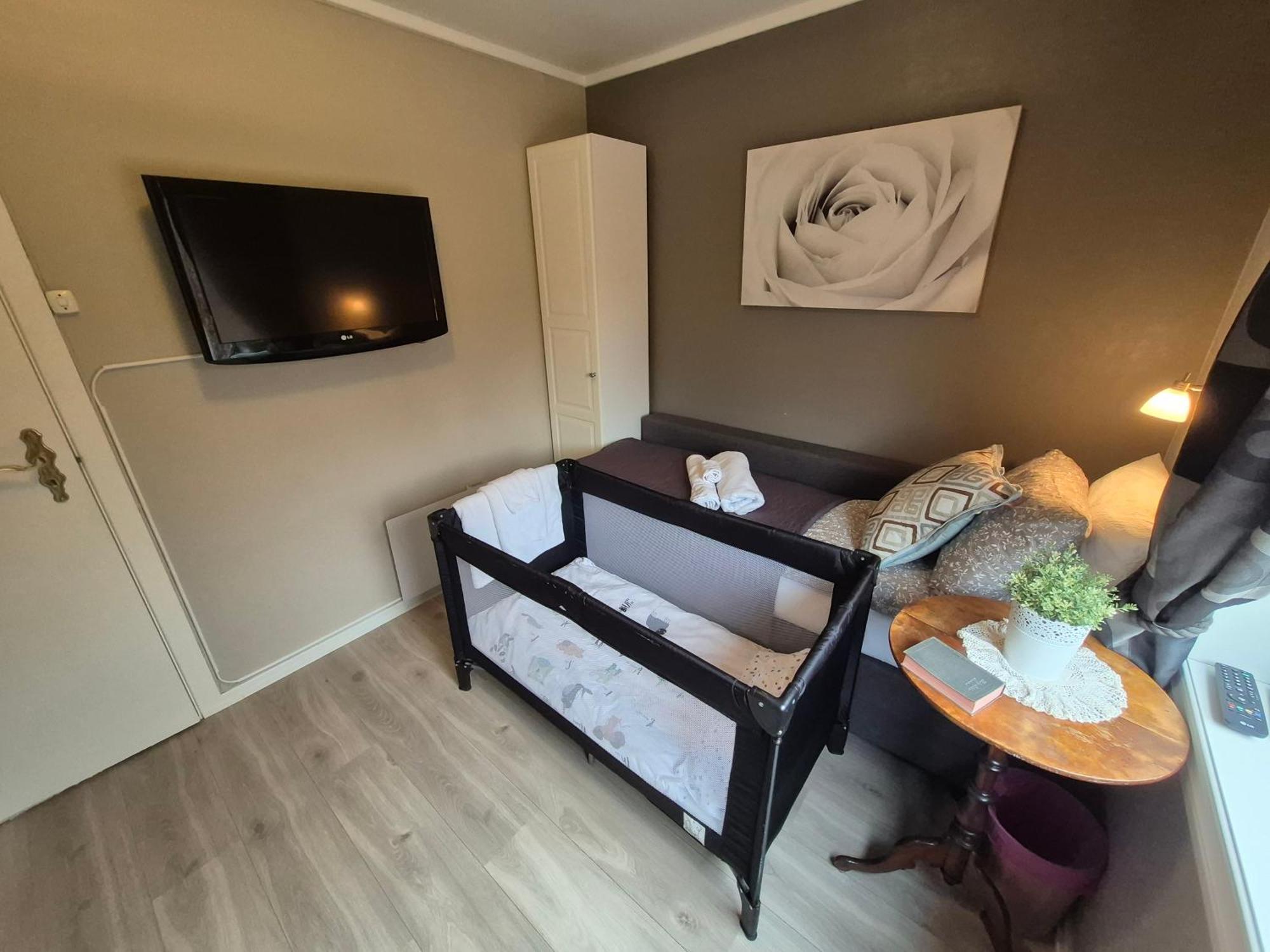 Mormors Basseng Apartment Kristiansand Exterior foto